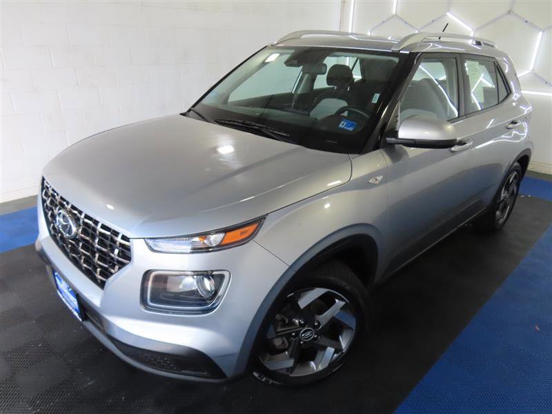 Used 2025 Hyundai Venue SEL FWD image 4