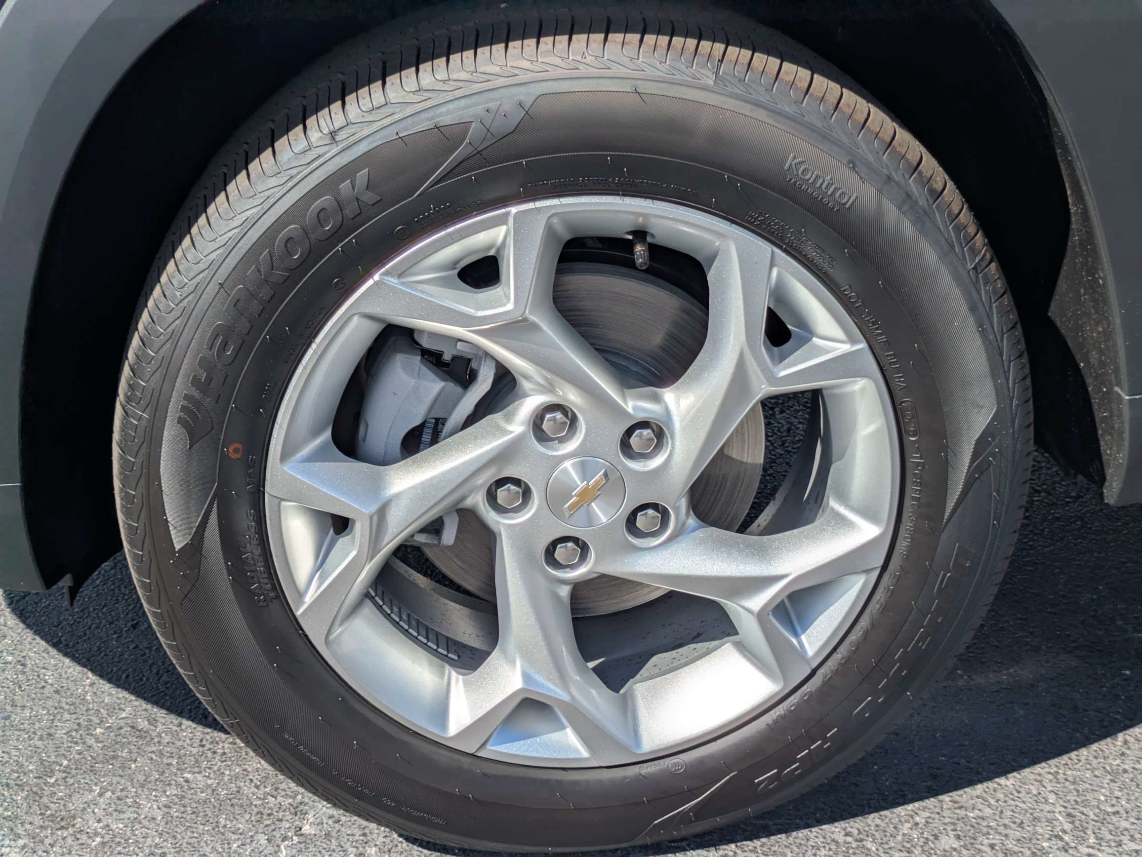 New 2026 Chevrolet Trax LS w/ LS Convenience Package FWD image 30