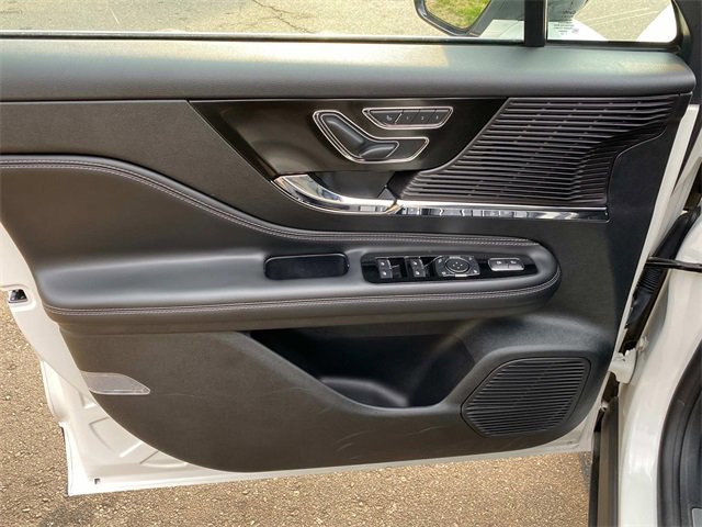 Certified 2022 Lincoln Corsair AWD w/ Premium Package image 12