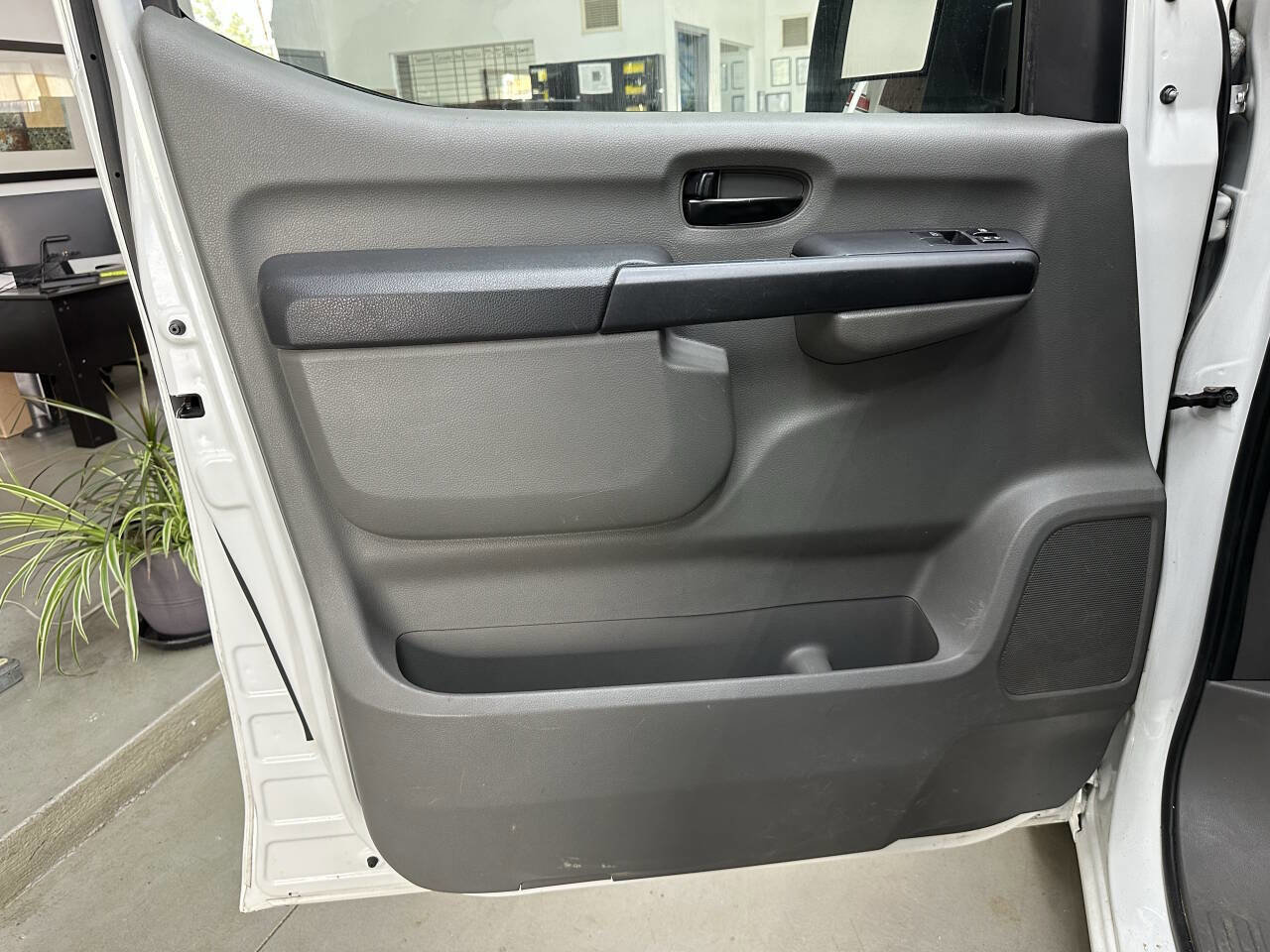 Used 2018 Nissan NV 2500 SL w/ Navigation Package image 10