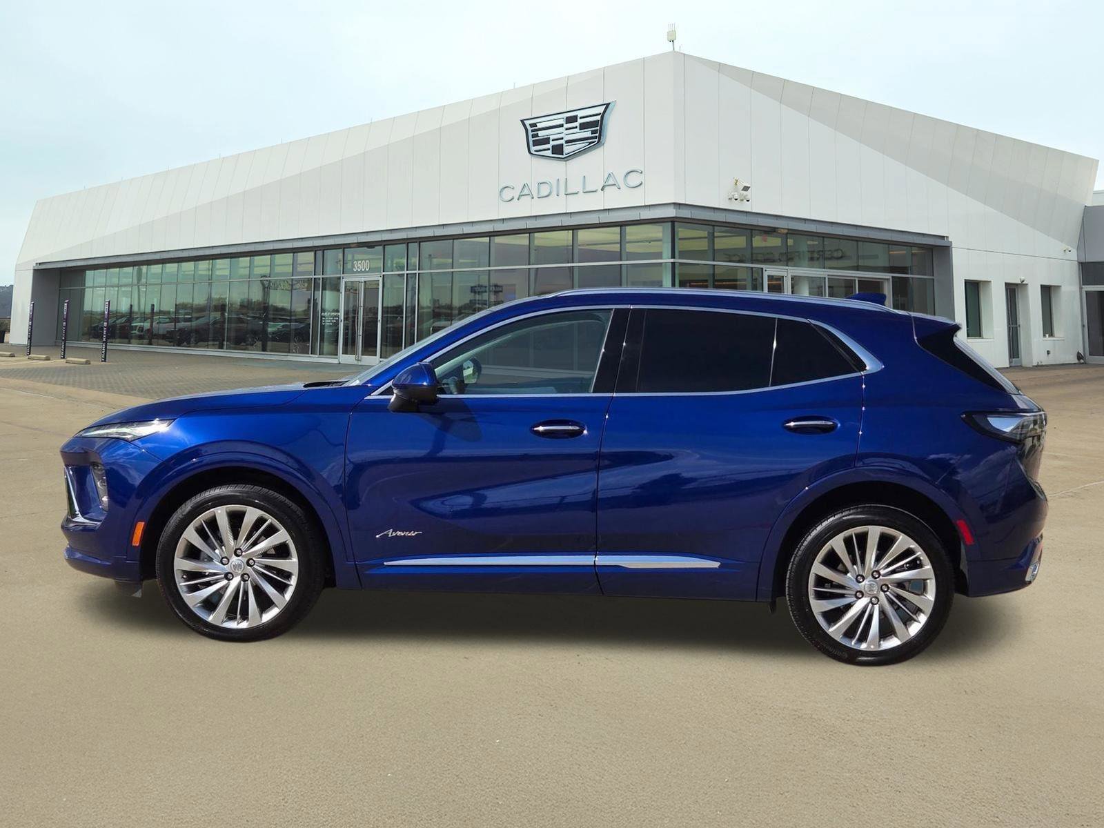 Used 2025 Buick Envision Avenir AWD/4WD image 3