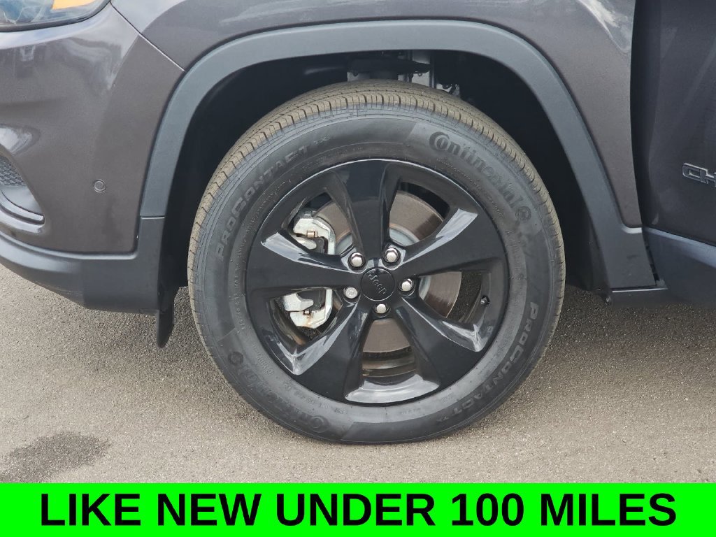Used 2023 Jeep Cherokee Altitude Lux AWD/4WD image 36