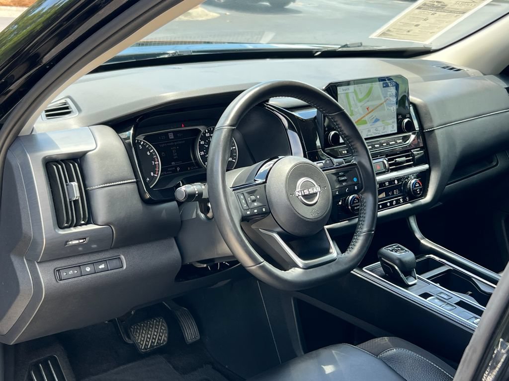 Used 2025 Nissan Pathfinder SL FWD image 5
