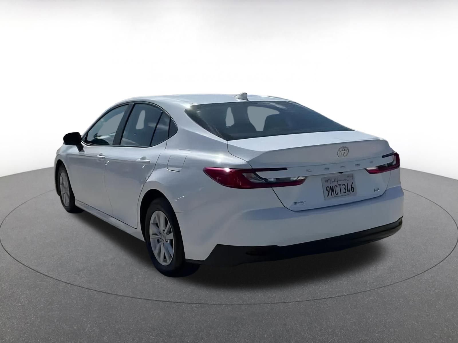 Used 2025 Toyota Camry LE image 11