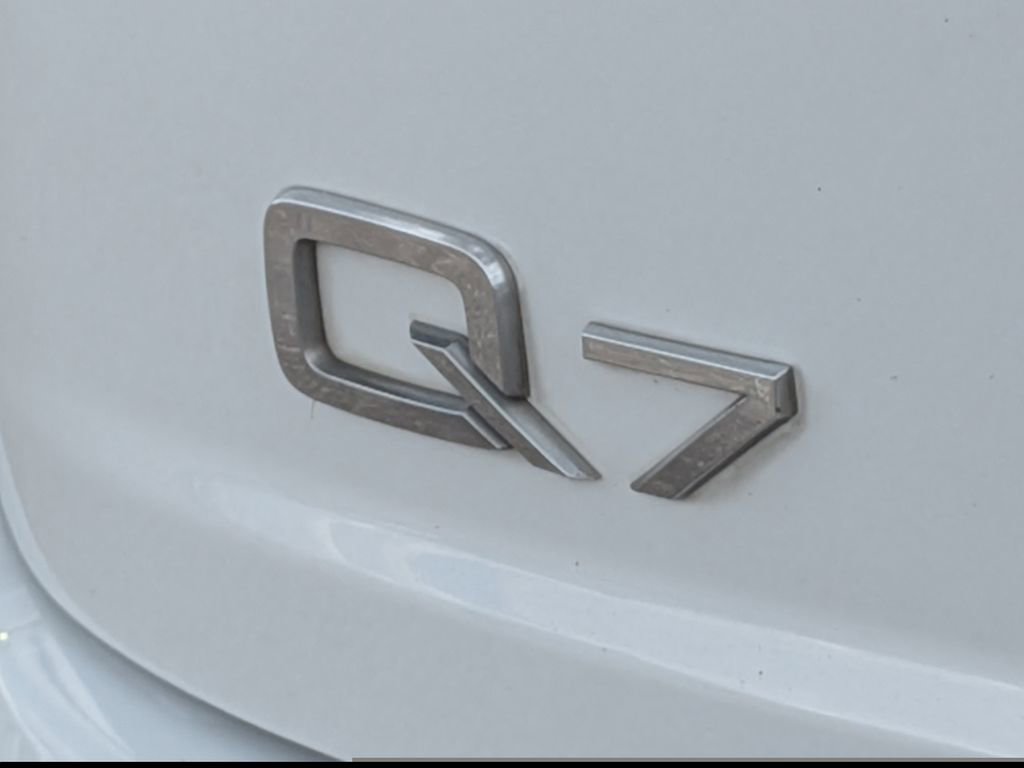 Used 2018 Audi Q7 3.0T Prestige w/ Prestige Package AWD/4WD image 11