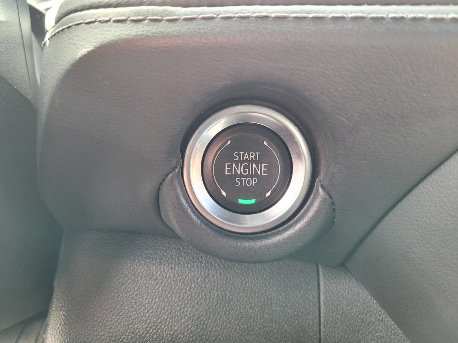 Used 2025 Chevrolet Suburban LT AWD/4WD image 29