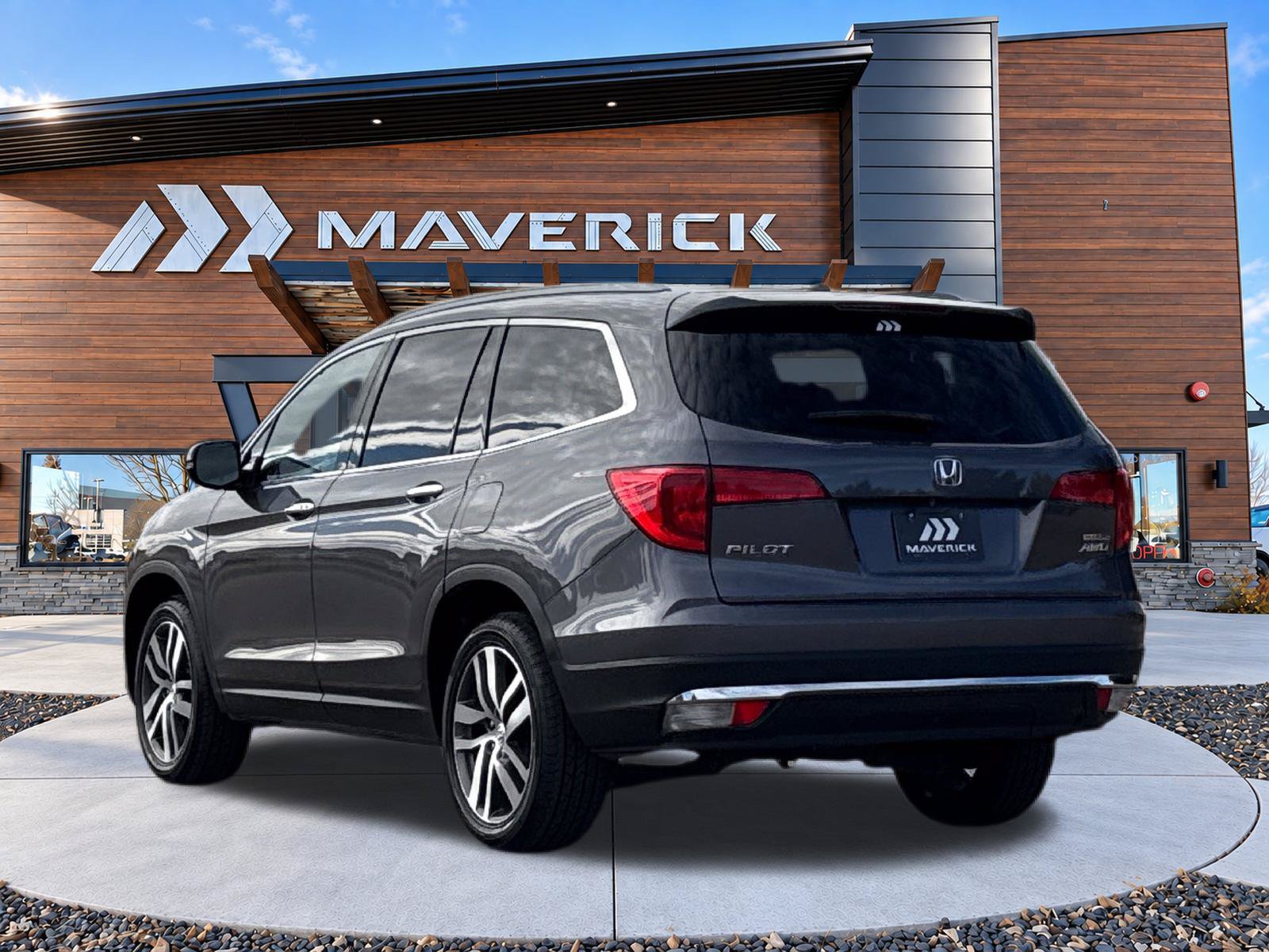 Used 2017 Honda Pilot Touring image 8