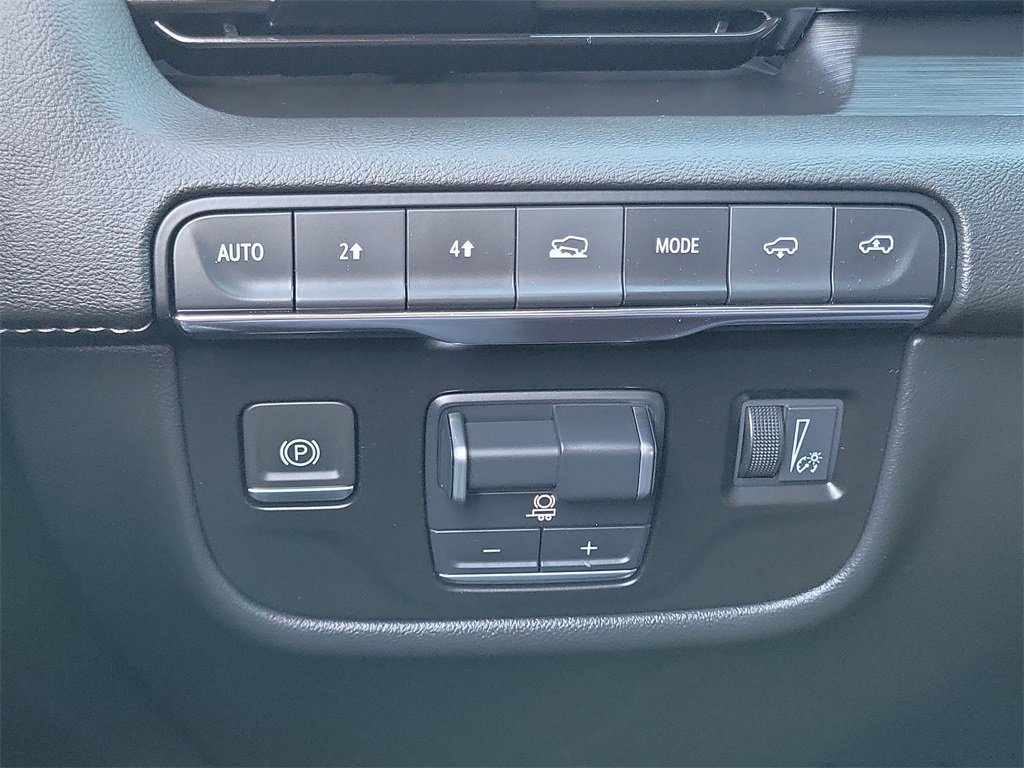 Certified 2023 Cadillac Escalade Premium Luxury w/ Performance Package image 17