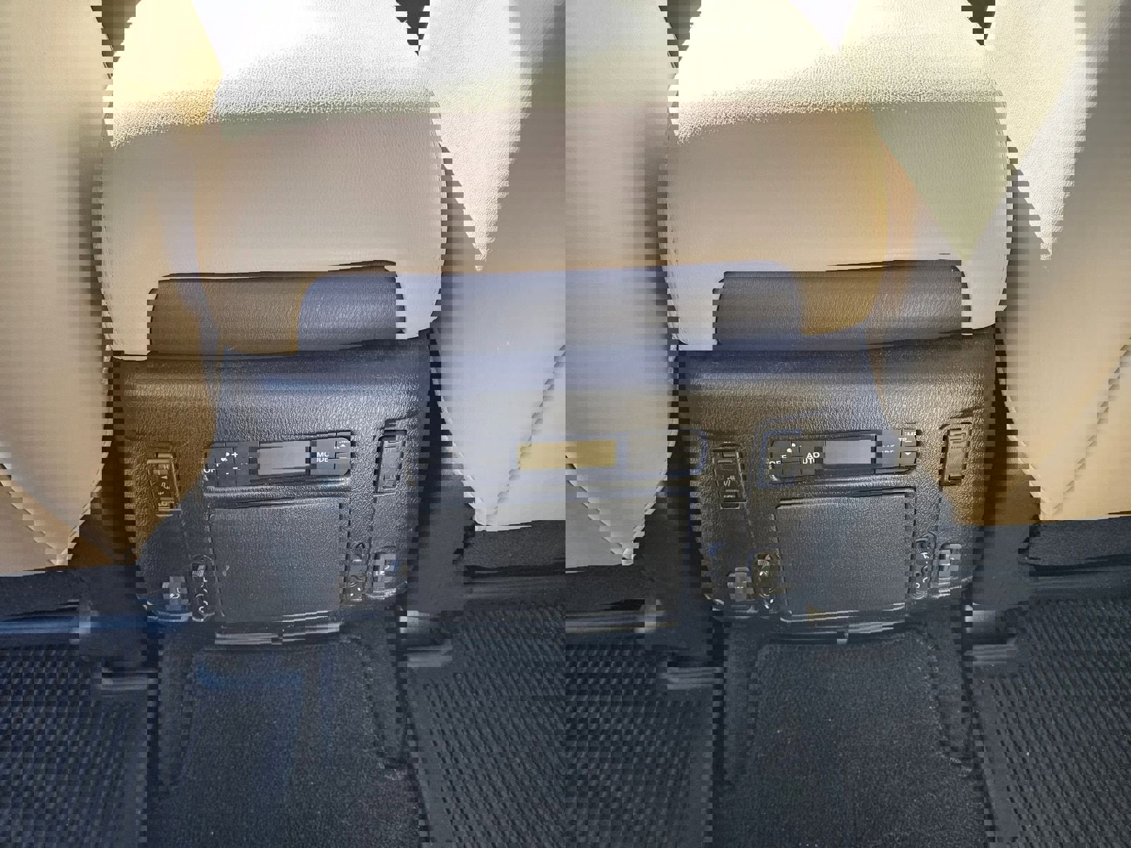 Used 2020 Nissan Armada Platinum w/ Captain's Chairs Package image 26