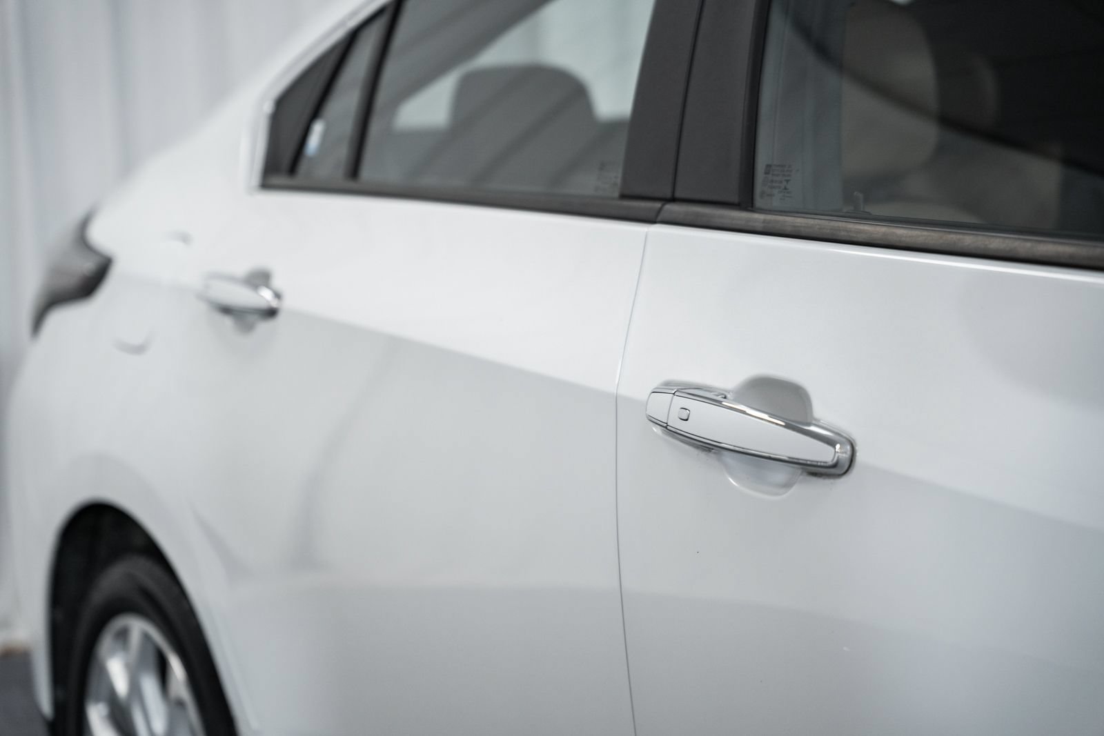 Used 2016 Chevrolet Volt Premier w/ Driver Confidence Package FWD image 14