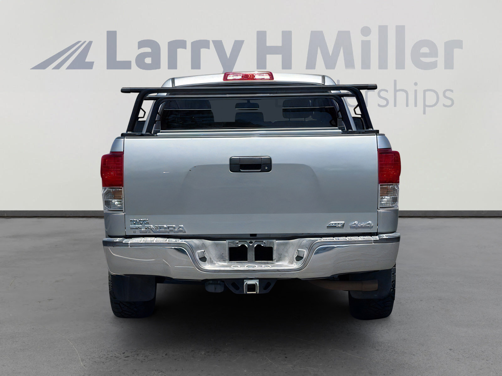 Used 2013 Toyota Tundra 4x4 CrewMax w/ Tow Pkg image 5