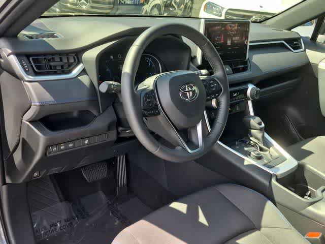Used 2023 Toyota RAV4 SE w/ SE Grade Weather Package AWD/4WD image 10