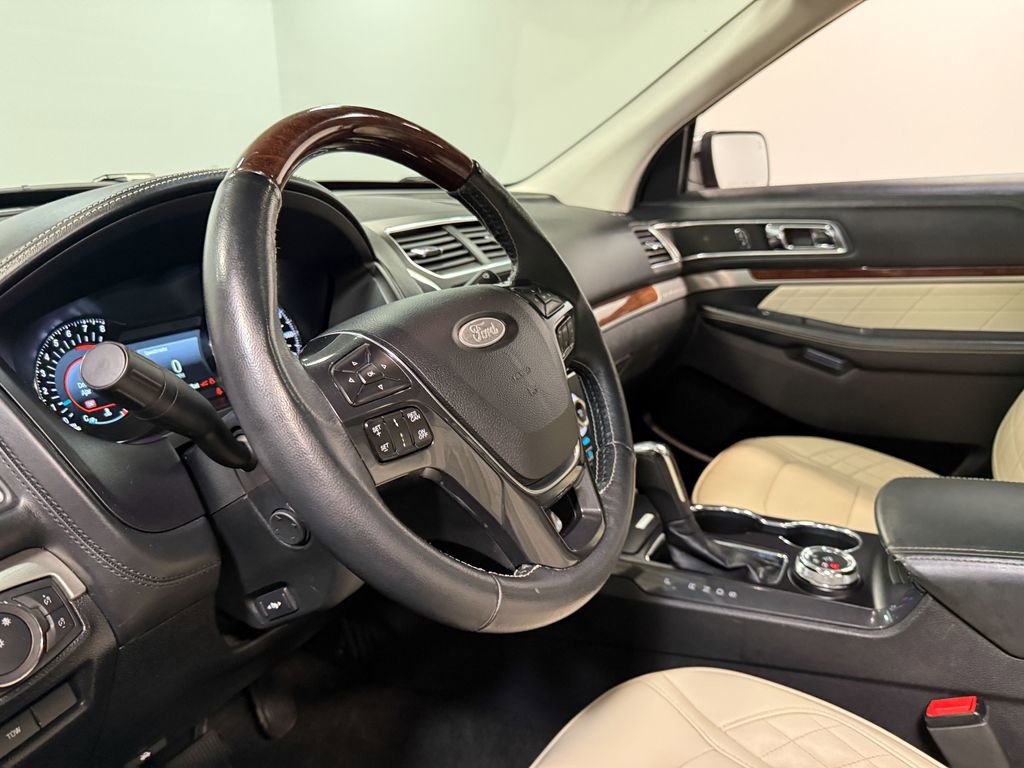 Used 2018 Ford Explorer Platinum AWD/4WD image 75