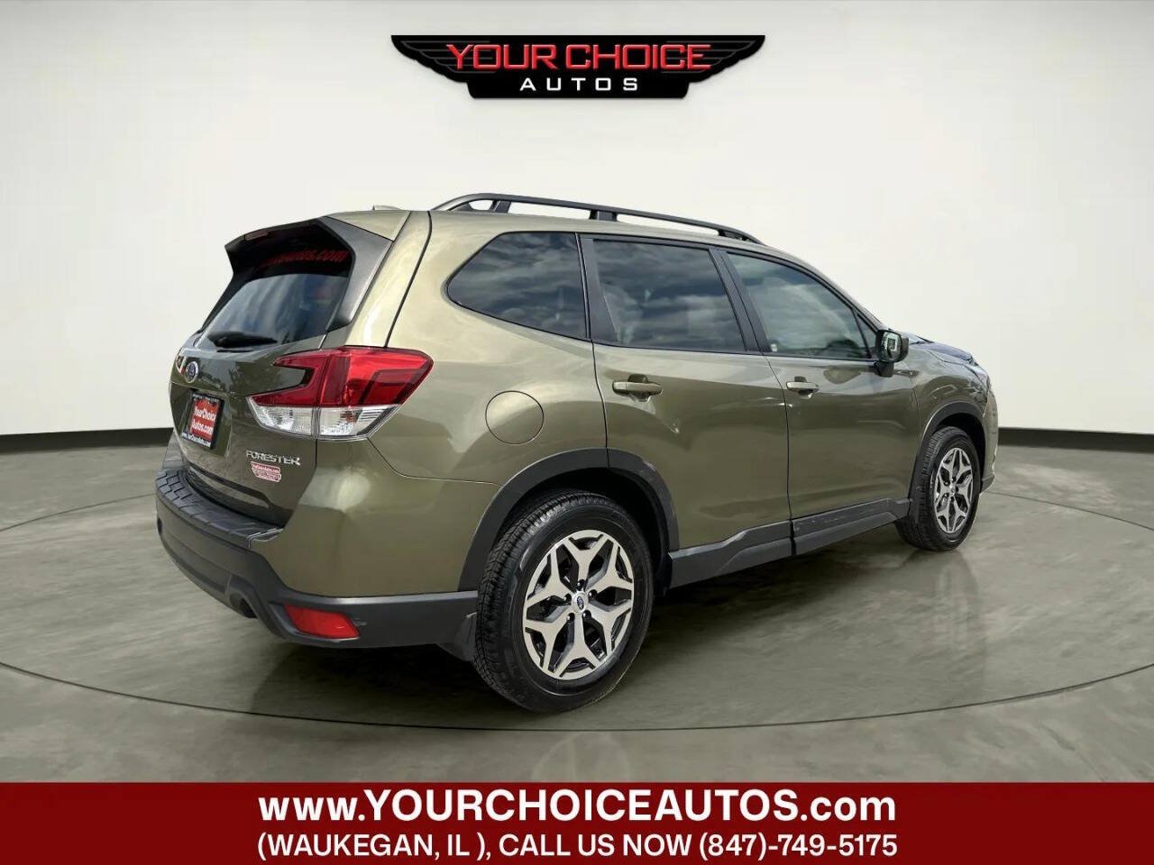 Used 2023 Subaru Forester Premium AWD/4WD image 5