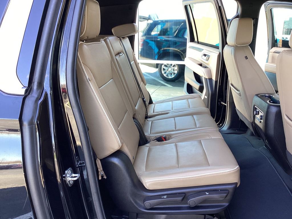Used 2024 Chevrolet Suburban Premier RWD image 20