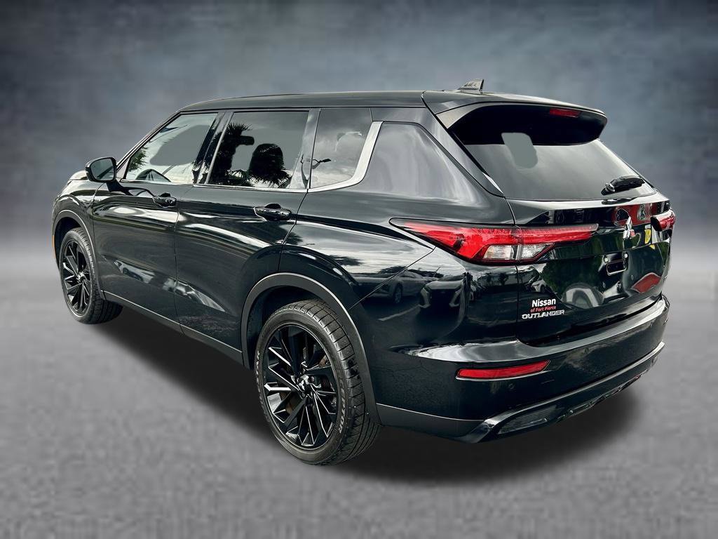 Used 2023 Mitsubishi Outlander SE Black Edition AWD/4WD image 7