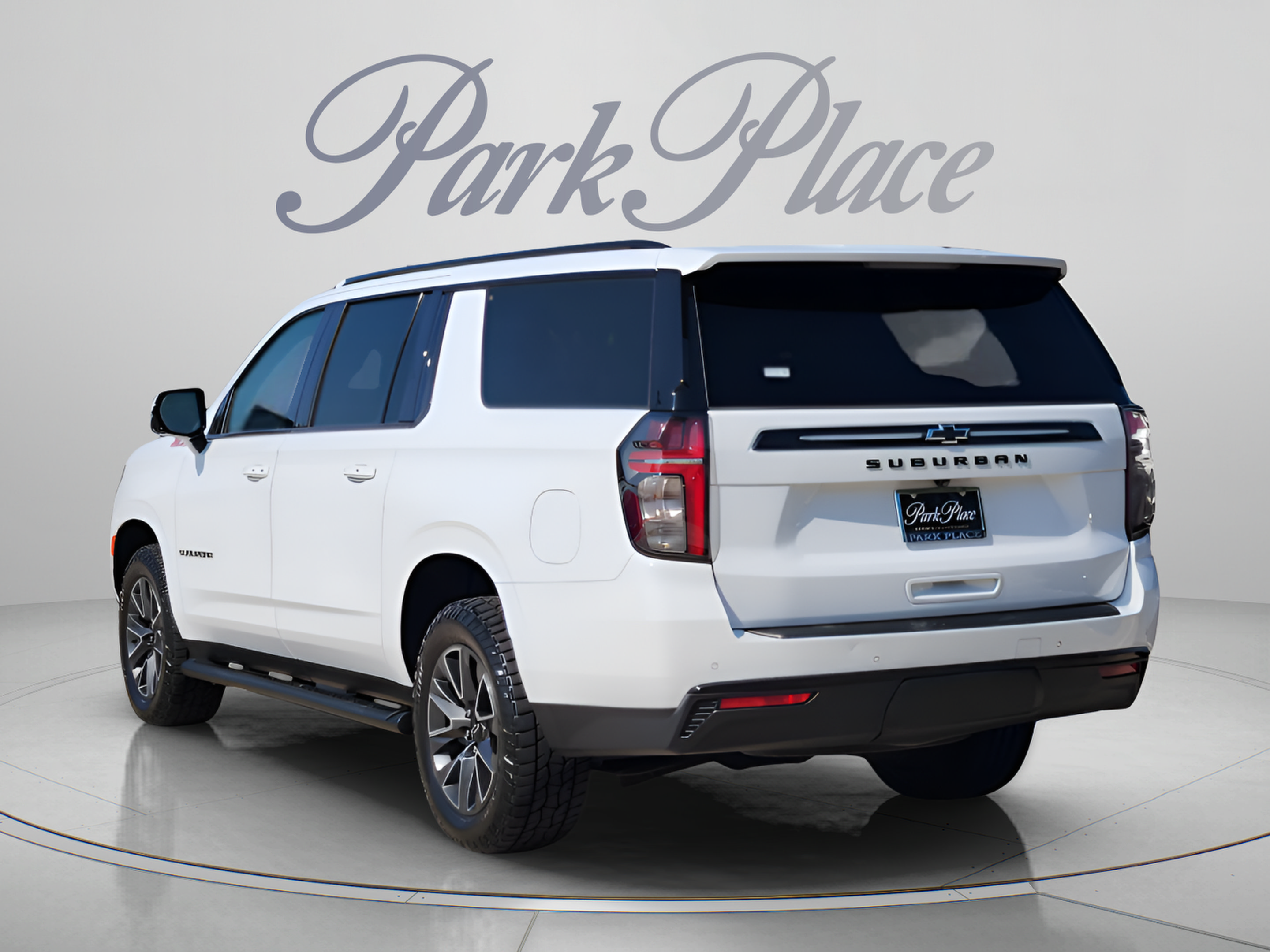Used 2023 Chevrolet Suburban Z71 w/ Luxury Package AWD/4WD image 3