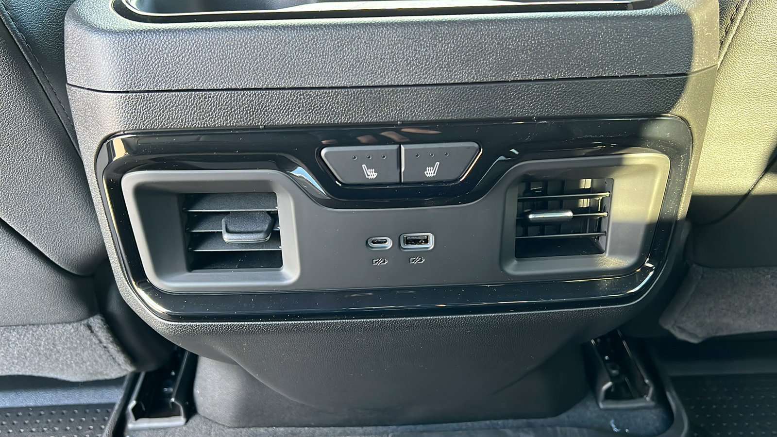 New 2026 Chevrolet Silverado 2500 ZR2 w/ LPO, Dark Essentials Package image 17