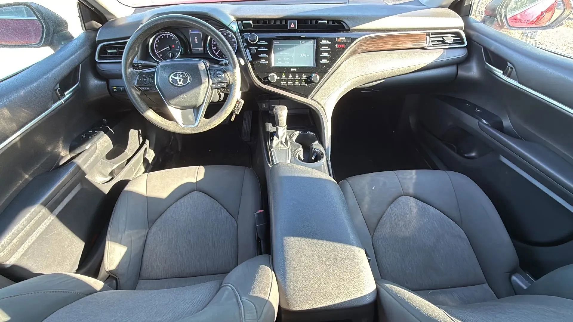 Used 2020 Toyota Camry LE FWD image 28