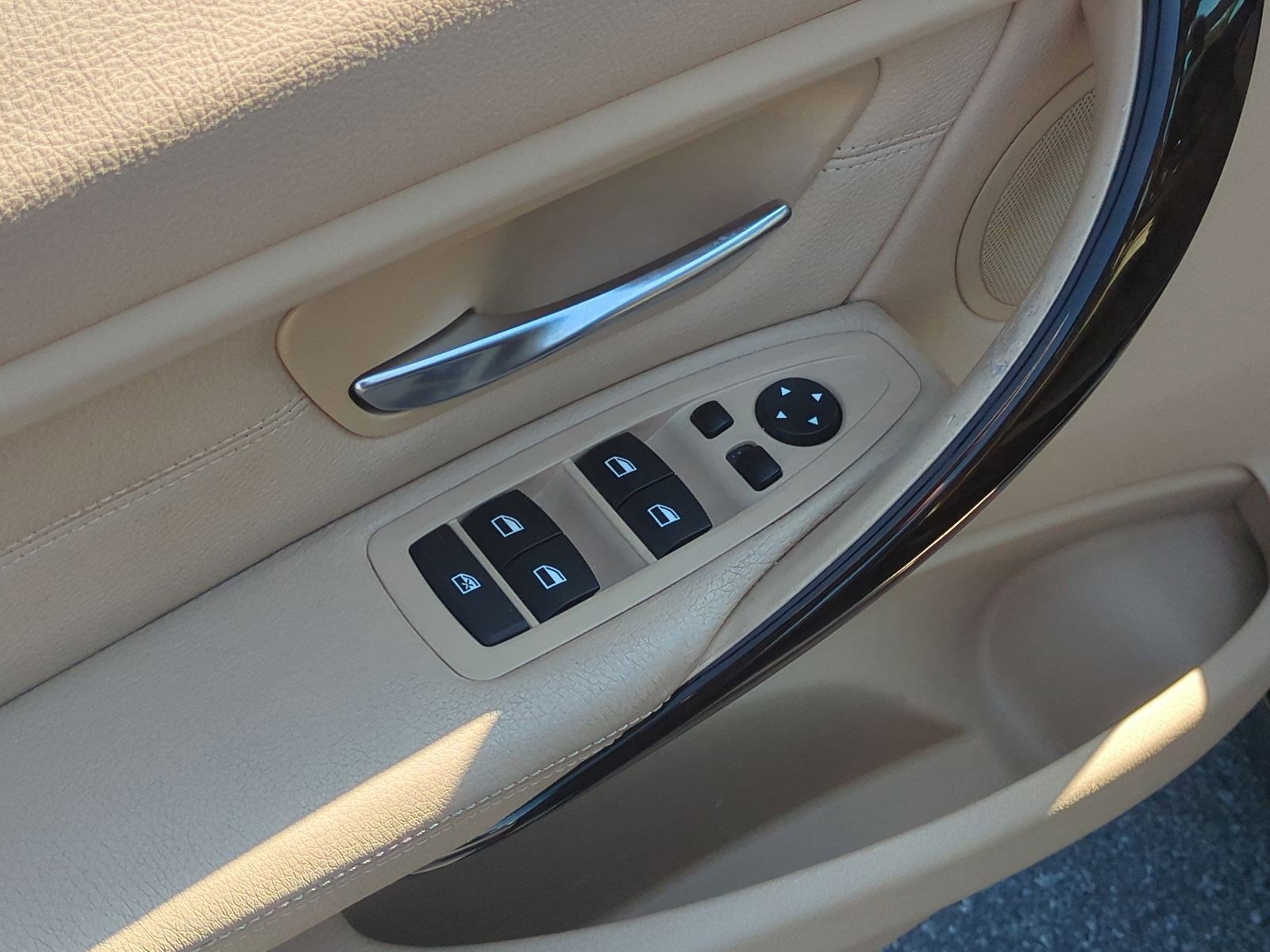 Used 2015 BMW 328i xDrive Sedan AWD/4WD image 15