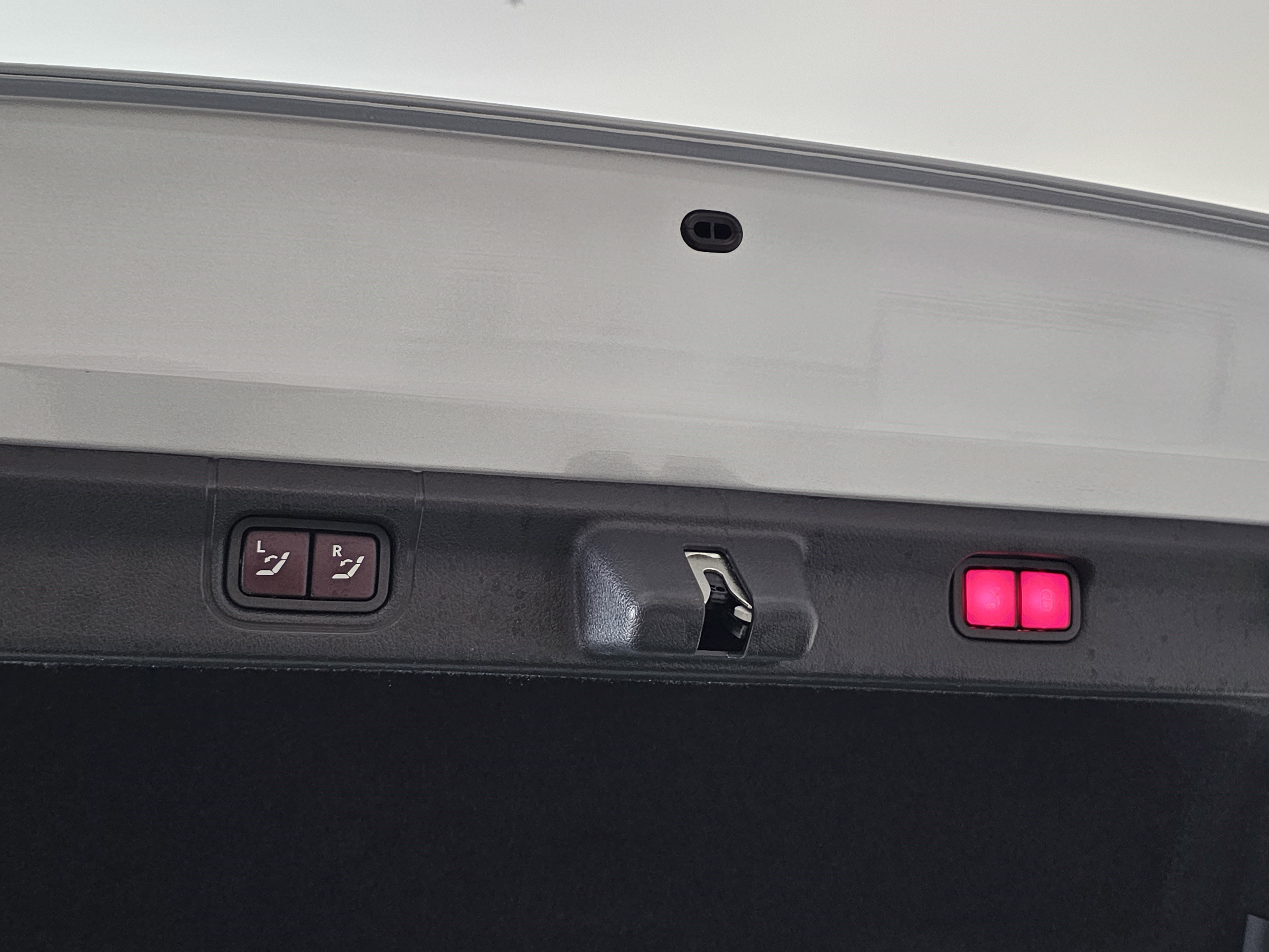 Used 2023 Mercedes-Benz EQE 350+ 4MATIC Sedan image 15