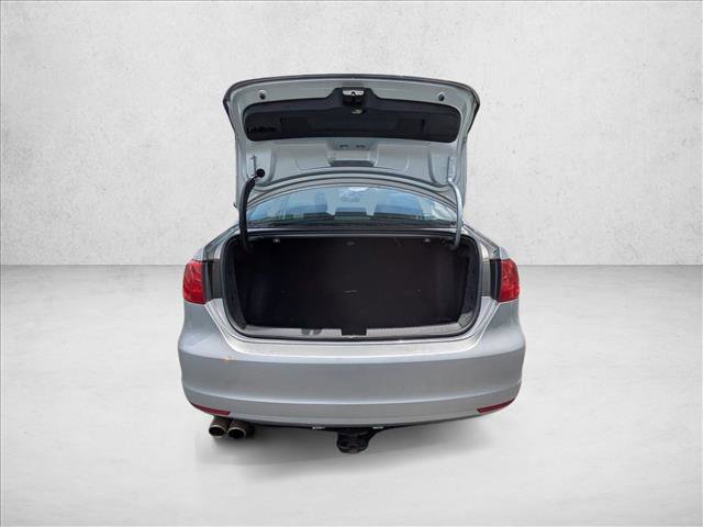 Used 2011 Volkswagen Jetta TDI FWD image 6