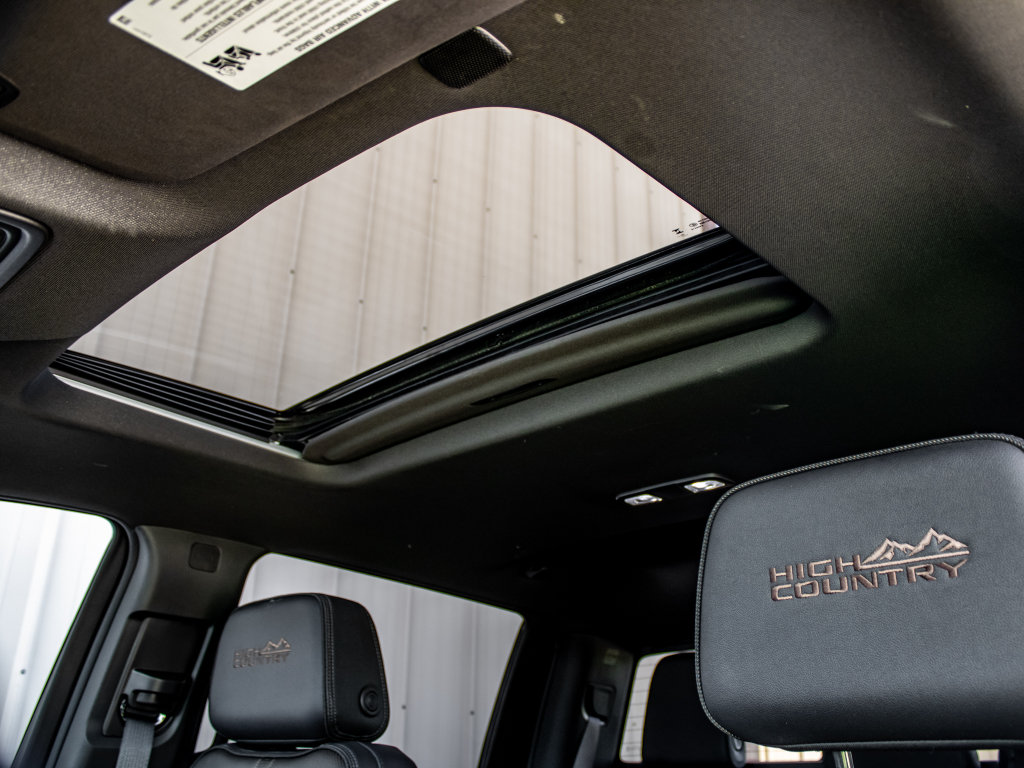 Used 2024 Chevrolet Silverado 1500 High Country w/ High Country Premium Package AWD/4WD image 18