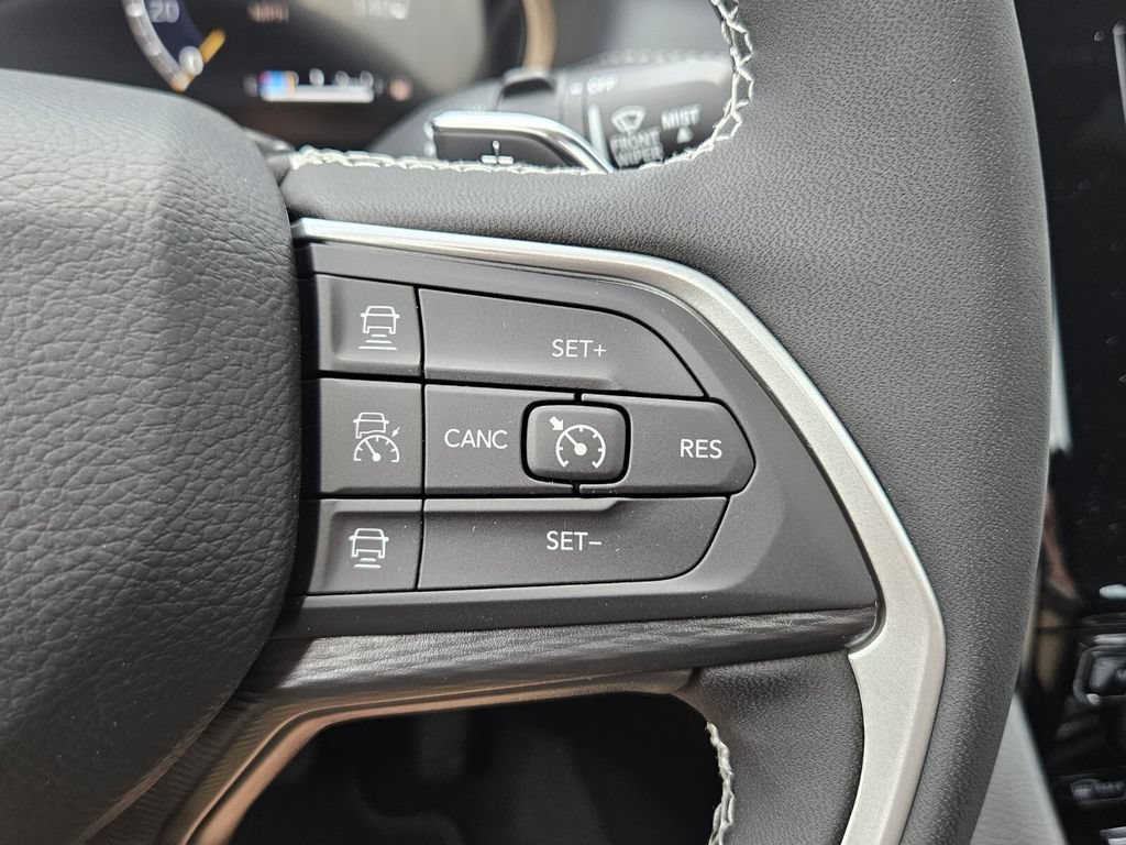 New 2025 Jeep Grand Cherokee Laredo X w/ Luxury Tech Group I RWD image 23