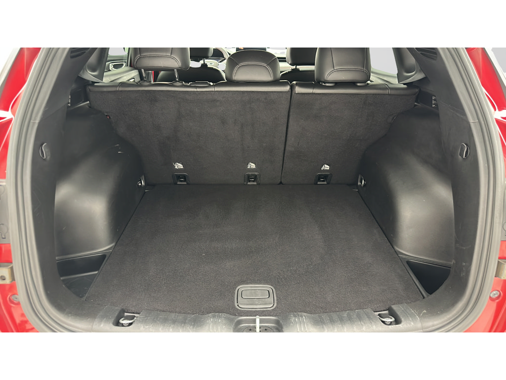 Used 2025 Jeep Compass Trailhawk AWD/4WD image 26