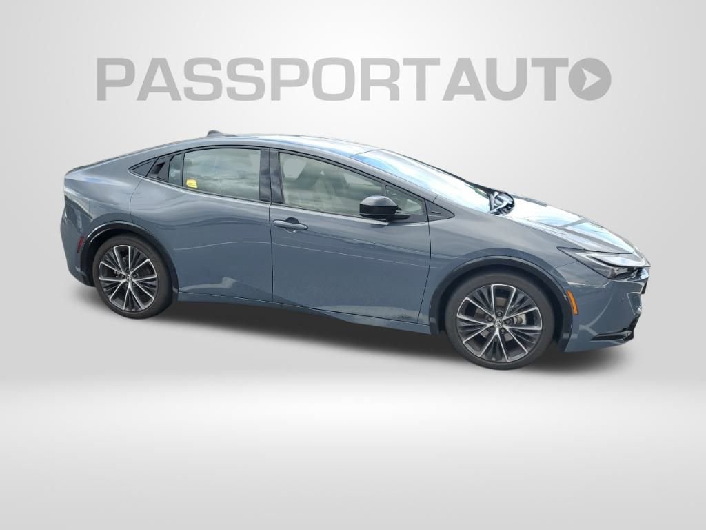 Certified 2024 Toyota Prius XLE video 3