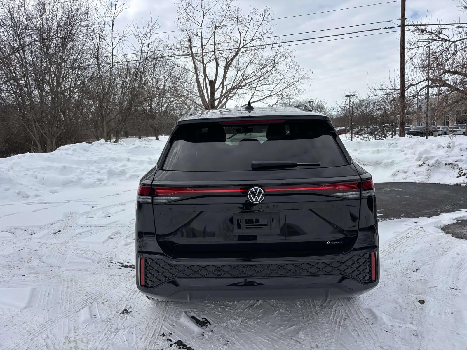 New 2026 Volkswagen Tiguan SE R-Line AWD/4WD image 6