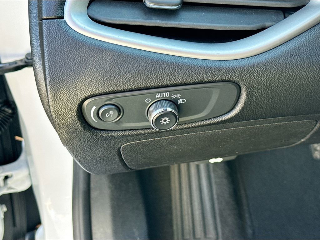 Used 2024 Chevrolet Malibu LT image 26