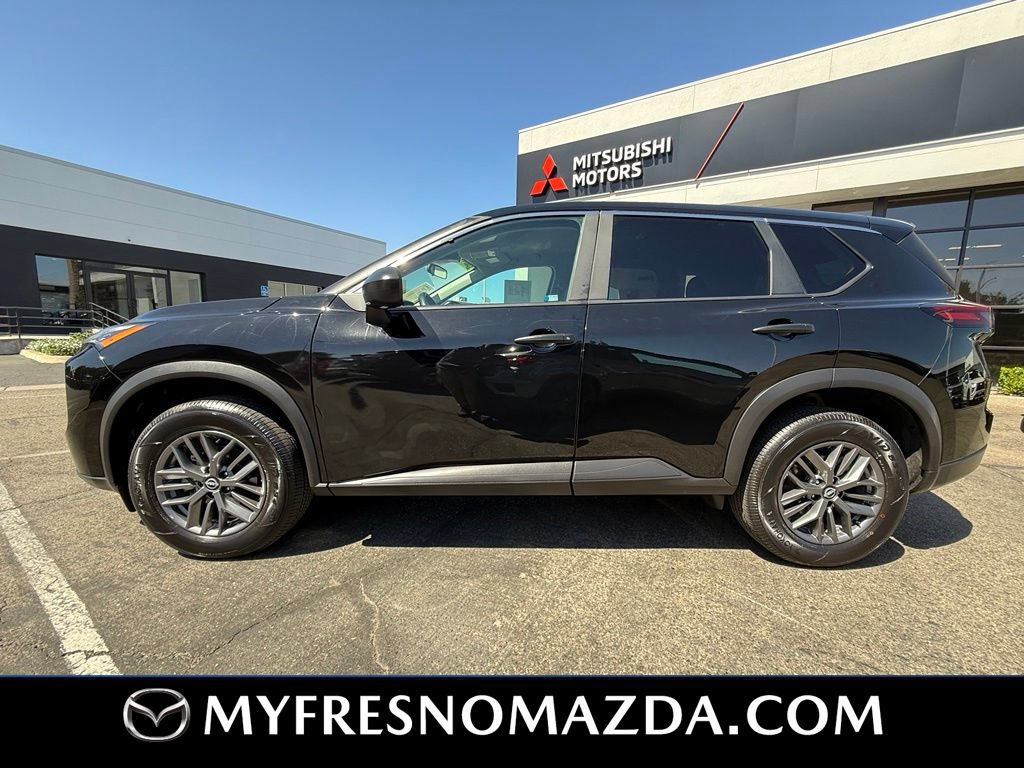 Used 2024 Nissan Rogue S FWD image 10