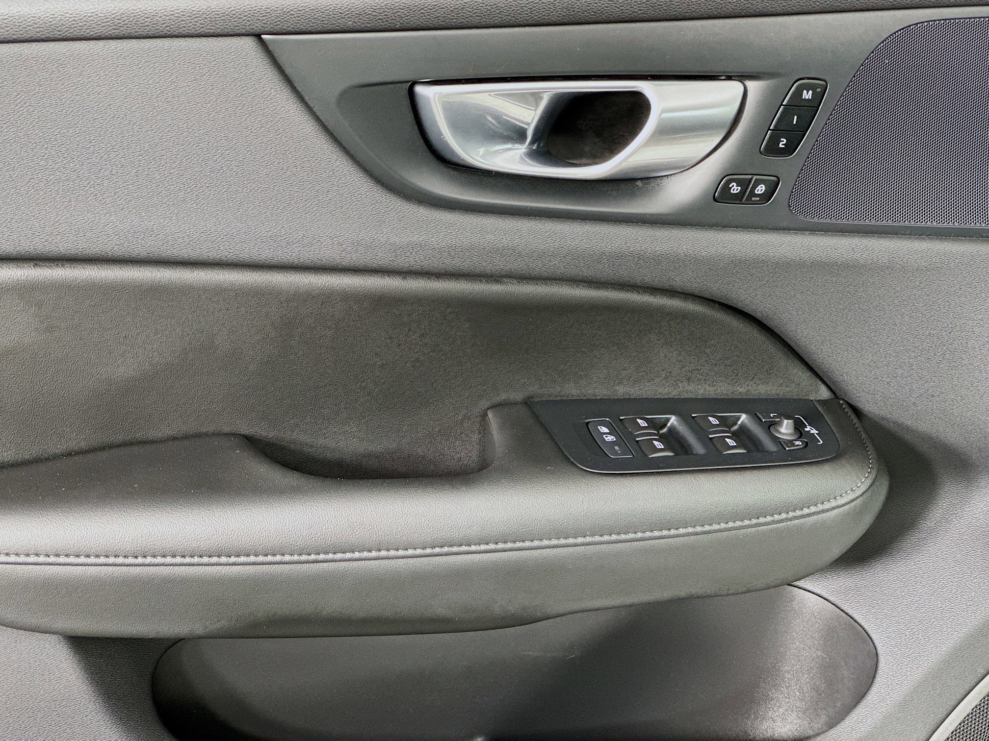 Used 2024 Volvo S60 B5 Plus image 16