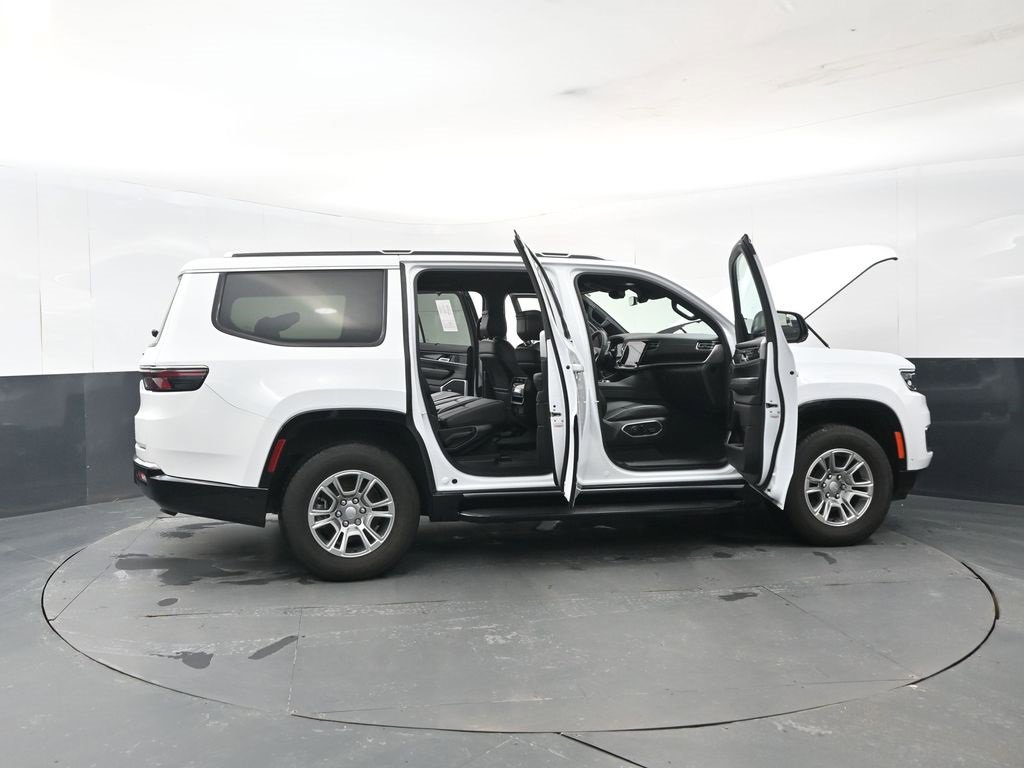 Used 2024 Jeep Wagoneer 4WD w/ Convenience Group I image 30
