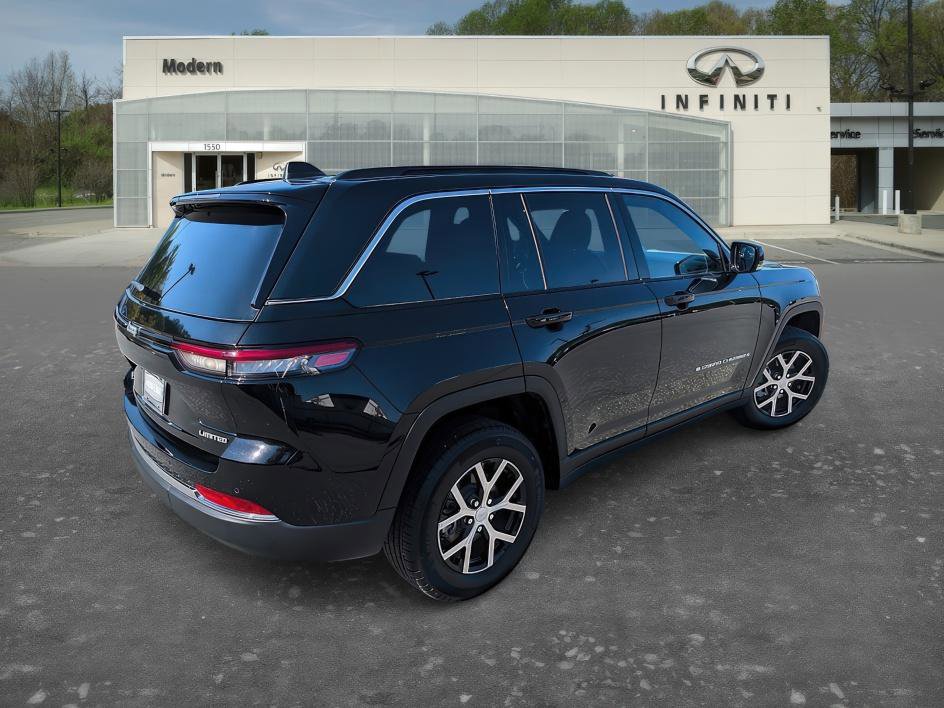 Used 2025 Jeep Grand Cherokee Limited image 4