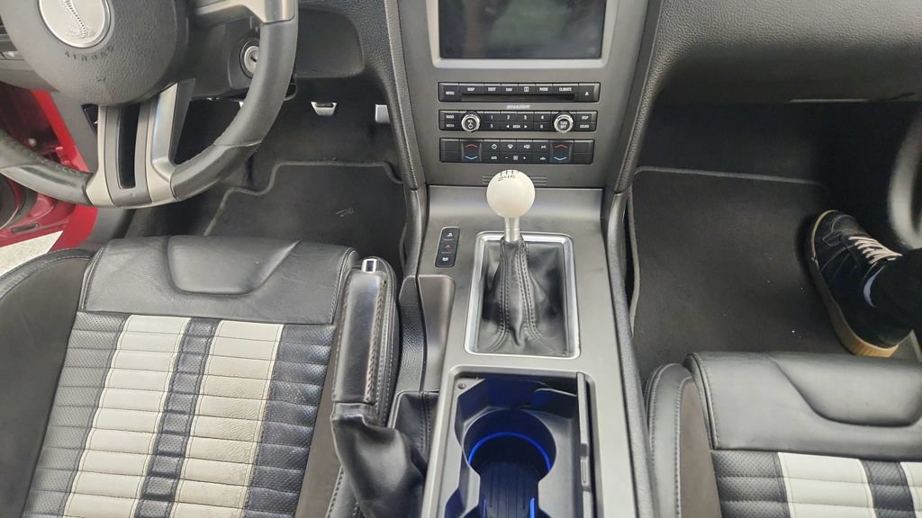 Used 2013 Ford Mustang Shelby GT500 RWD image 25