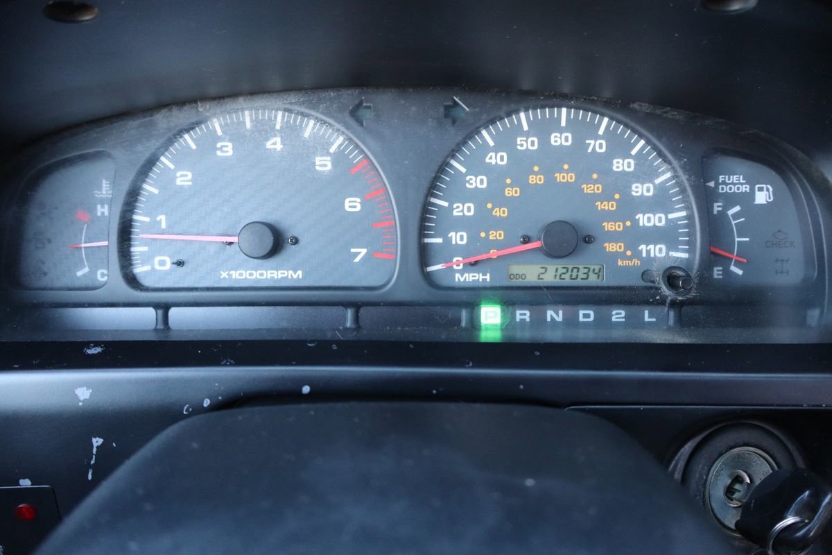 Used 2000 Toyota 4Runner SR5 w/ Upgrade Value Pkg 4 image 31