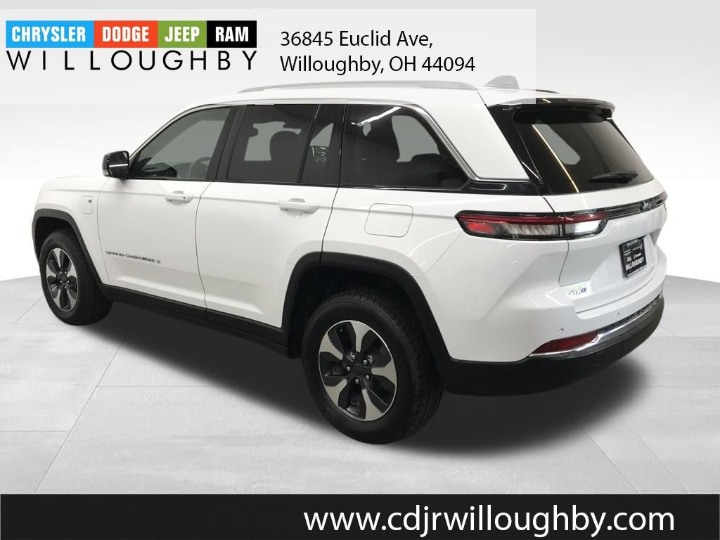 Used 2024 Jeep Grand Cherokee Limited 4xe image 3
