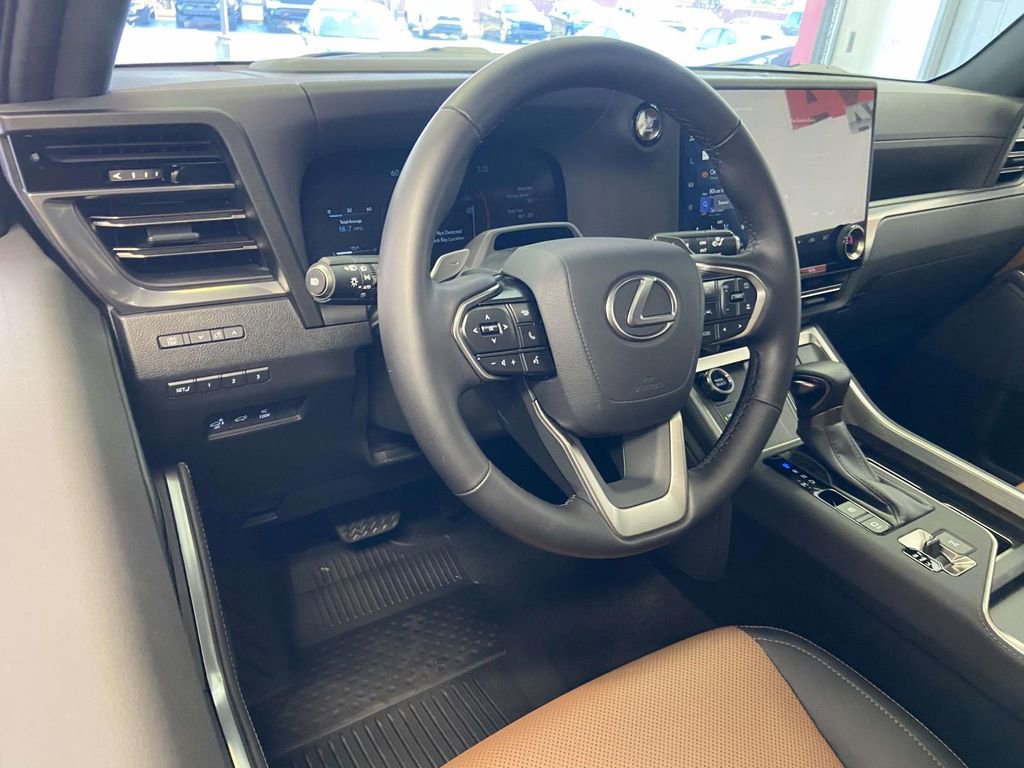 Used 2024 Lexus GX 550 w/ Accessory Package (2T) AWD/4WD image 15