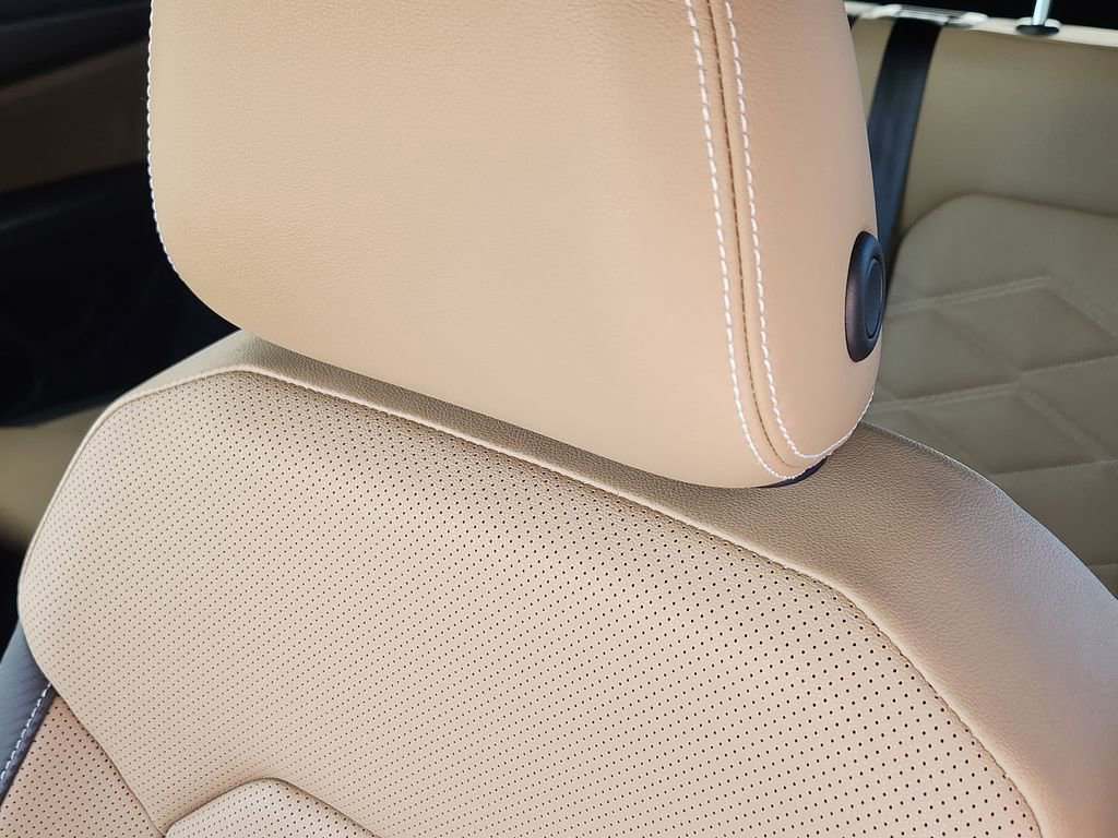 Used 2025 Volkswagen Atlas Cross Sport SE image 5