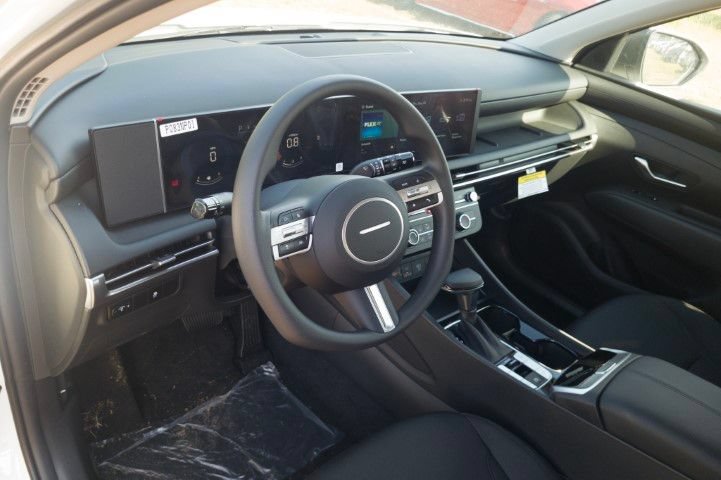 New 2026 Hyundai Tucson Blue SE FWD image 13