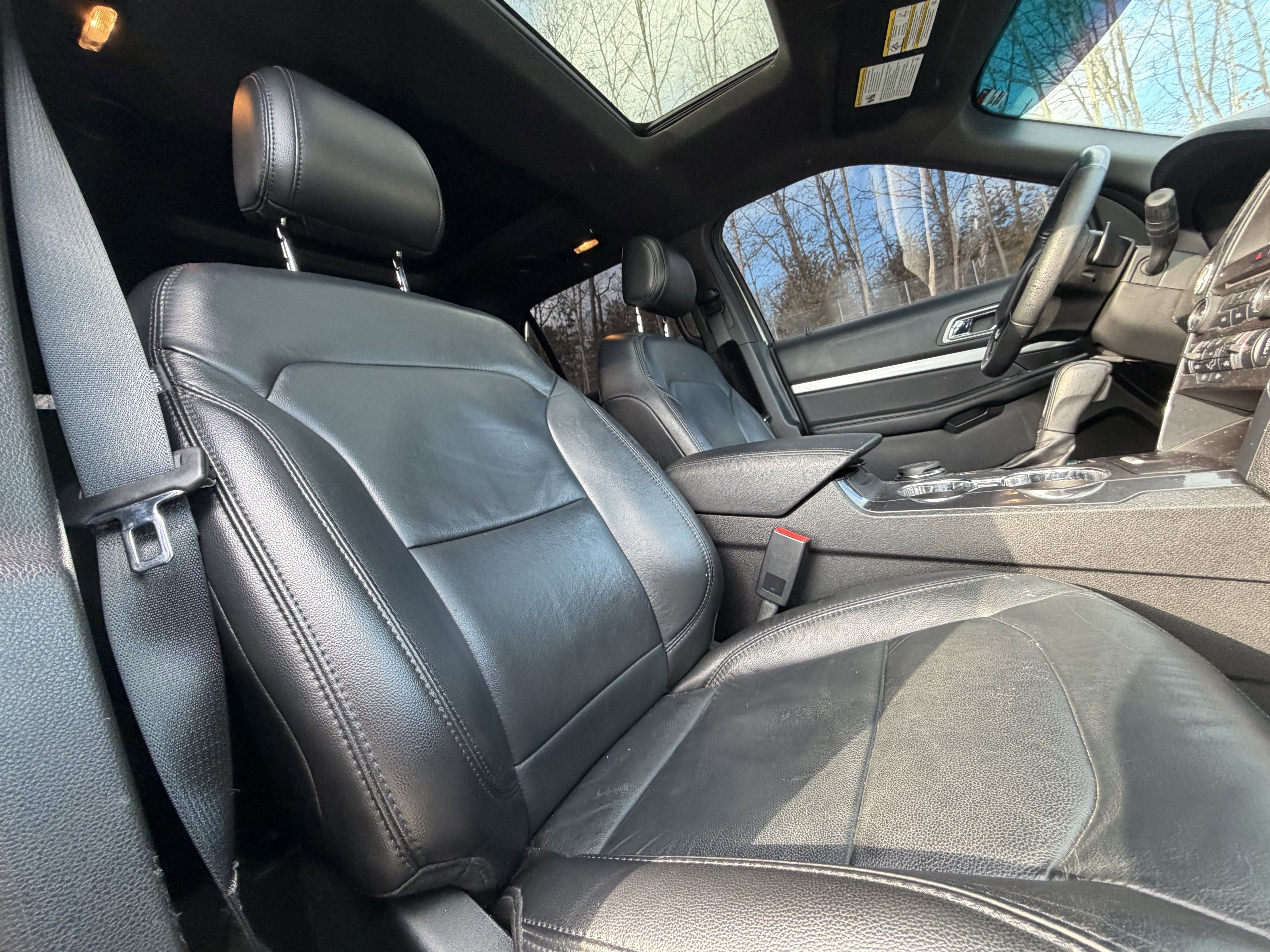 Used 2017 Ford Explorer XLT w/ Equipment Group 202A image 37