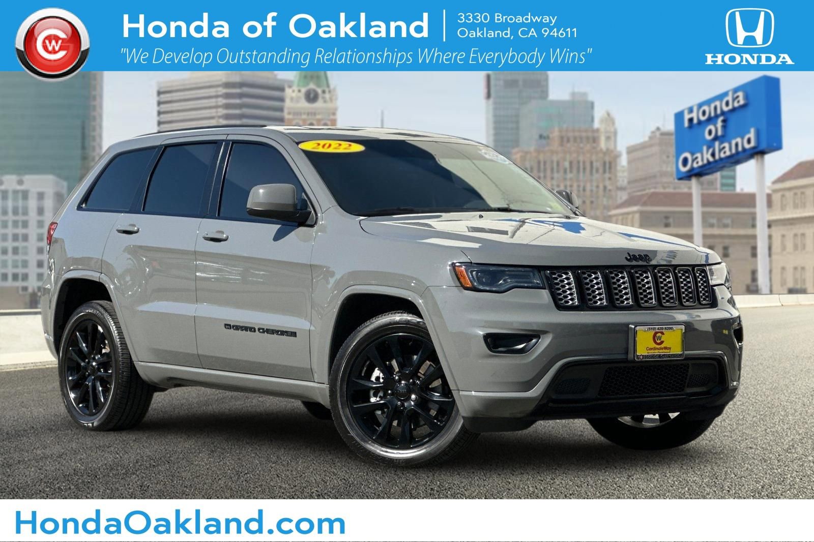 Used 2022 Jeep Grand Cherokee Laredo X image 1