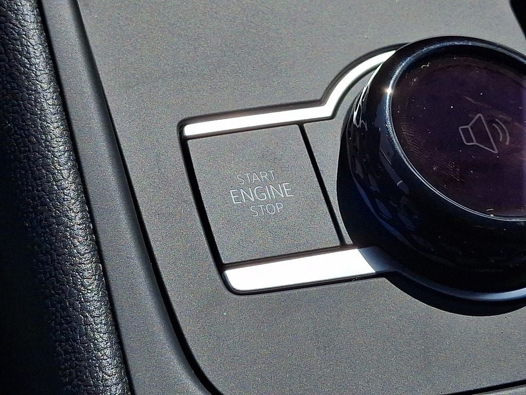 New 2026 Volkswagen Tiguan SE AWD/4WD image 16