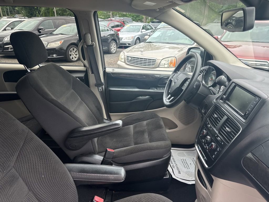 Used 2019 Dodge Grand Caravan SE image 38