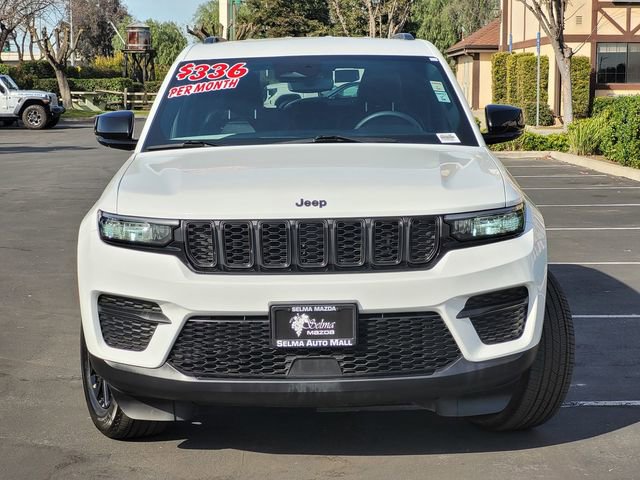 Used 2024 Jeep Grand Cherokee Altitude image 3