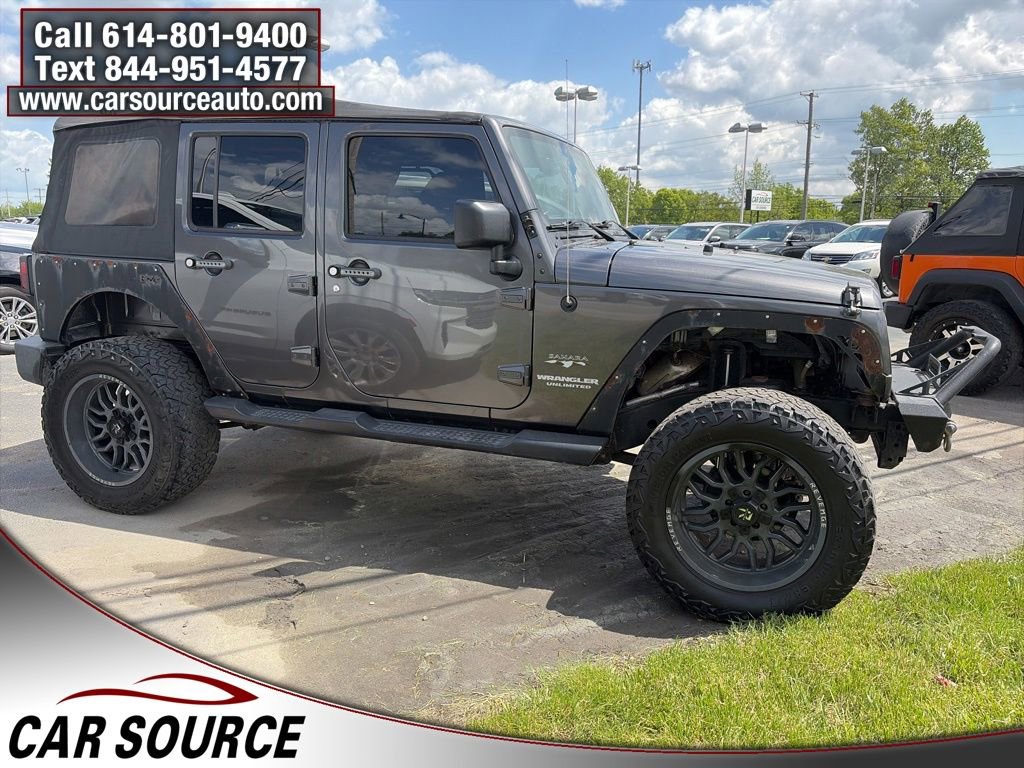 Used 2017 Jeep Wrangler Unlimited Sahara w/ Connectivity Group AWD/4WD image 4