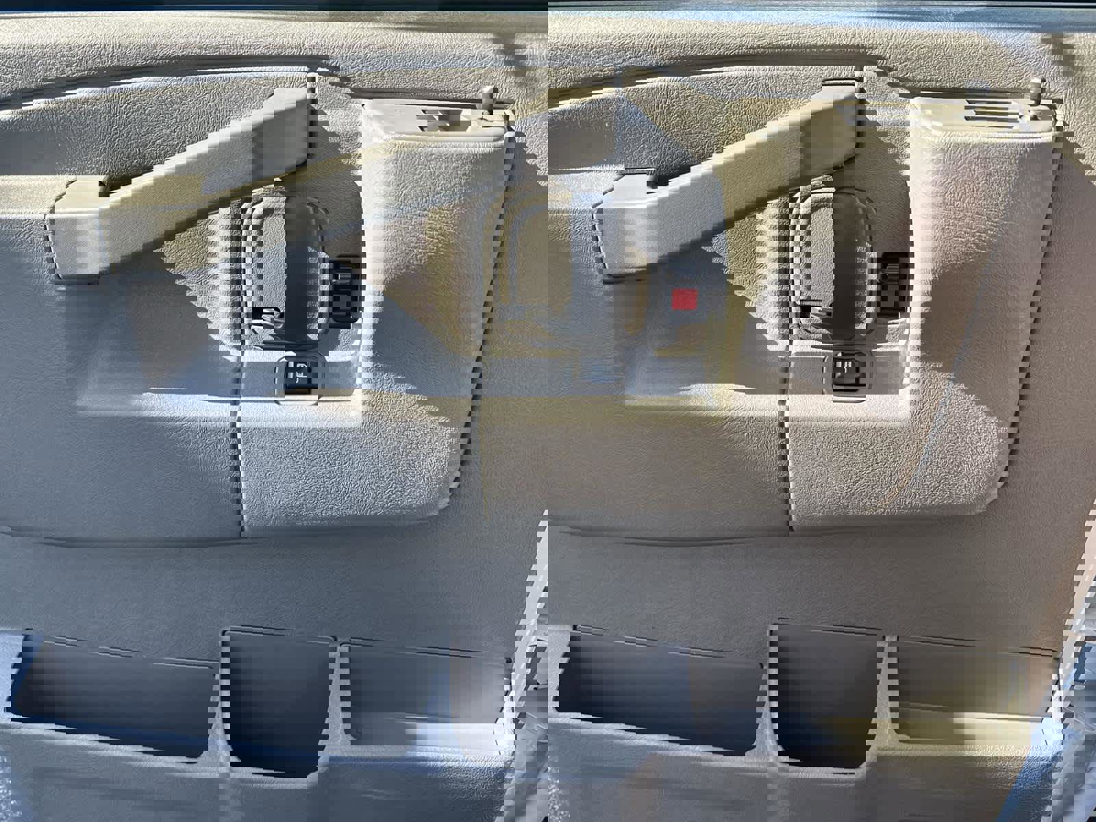 Used 2024 GMC Savana 2500 w/ Driver Convenience Package image 18