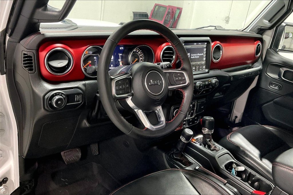 Used 2023 Jeep Wrangler Unlimited Rubicon w/ Cold Weather Group AWD/4WD image 16